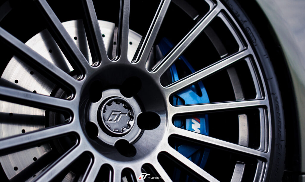 BMW M550i G30 - Turismo Forged Wheels - FF17 Gloss Black