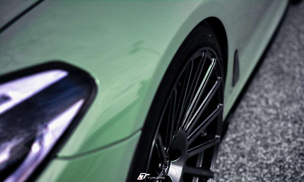 BMW M550i G30 - Turismo Forged Wheels - FF17 Gloss Black