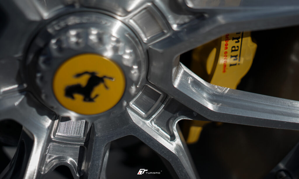 Ferrari 812 Superfast na kutych felgach Turismo F80 Brushed Alu