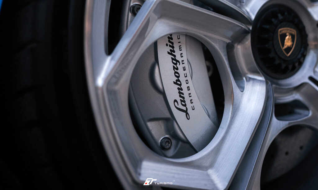 Lamborghini Aventador Ultimae Turismo Forged Wheels - AV01 Brushed Silver