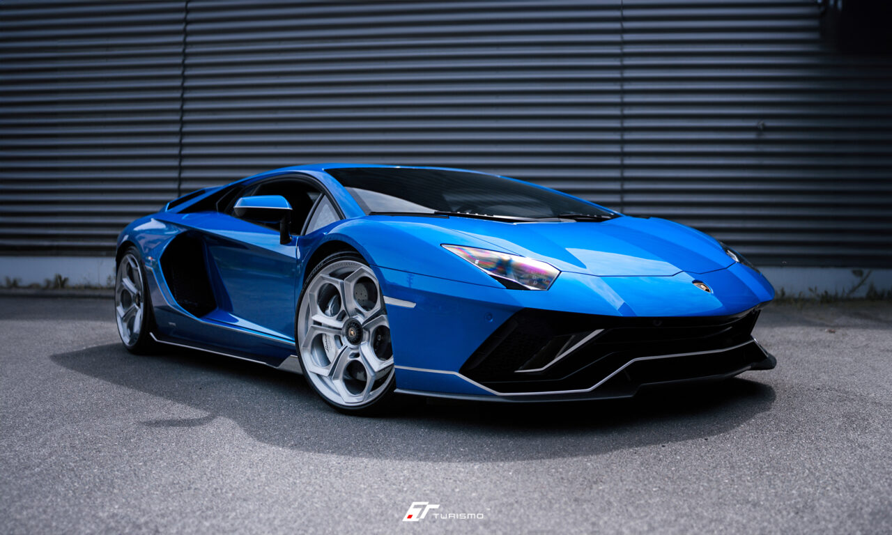 Lamborghini Aventador Ultimae Turismo Forged Wheels - AV01 Brushed Silver
