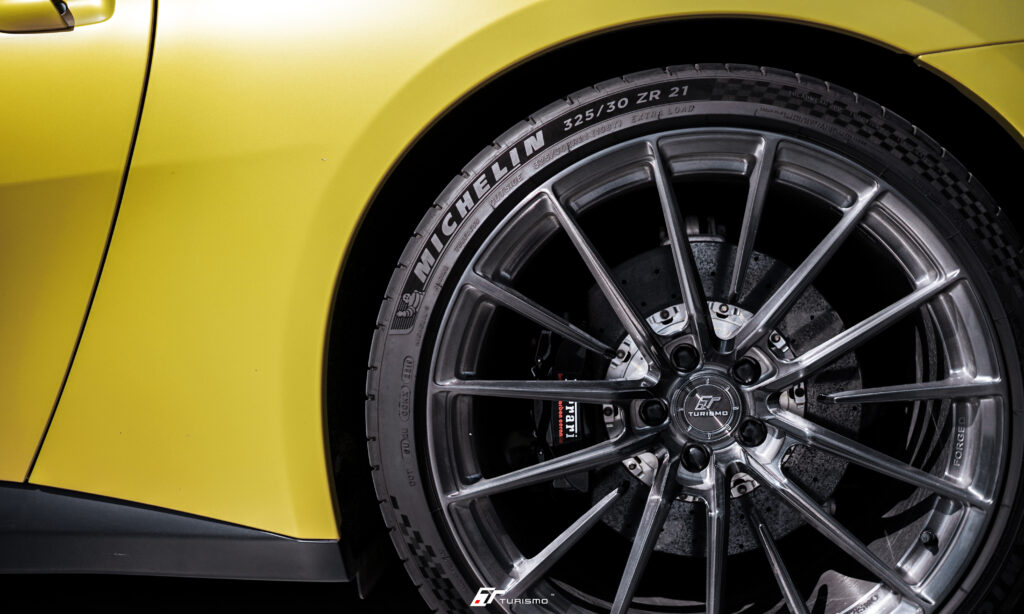 Ferrari Lusso Turismo Forged Wheels - RS01 Brushed Deep Black