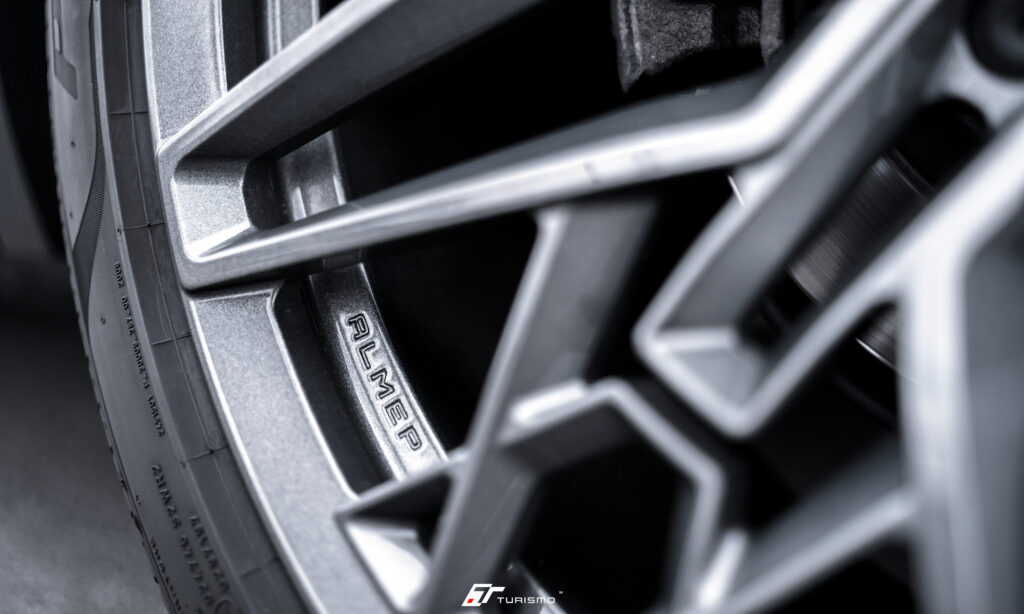 VW Touareg III Turismo Forged Wheels - IS05 Textured Gunmetal