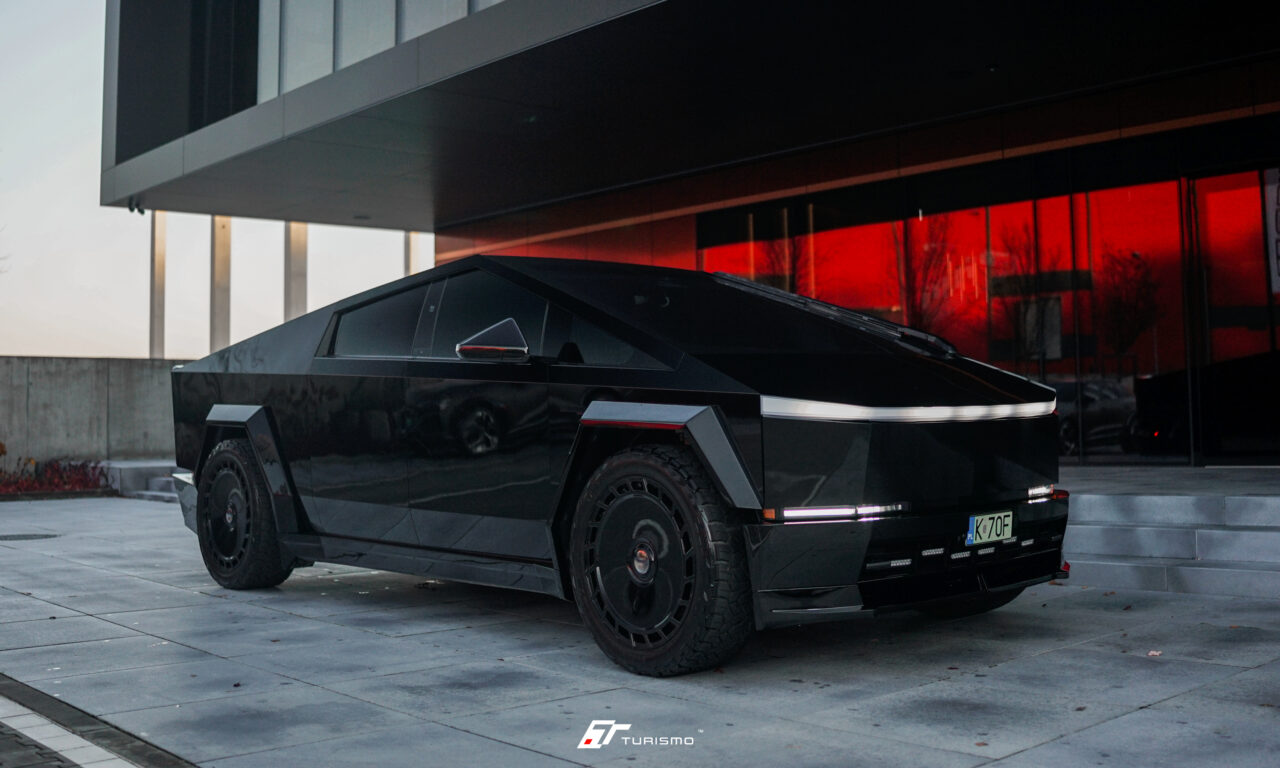 Tesla Cybertruck Turismo Forged Wheels - LS06 Gloss Black