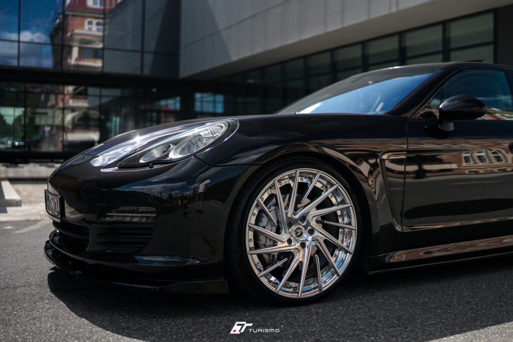 Kute felgi 2-częściowe Turismo Forged RST-IS na Porsche Panamera 4S 970
