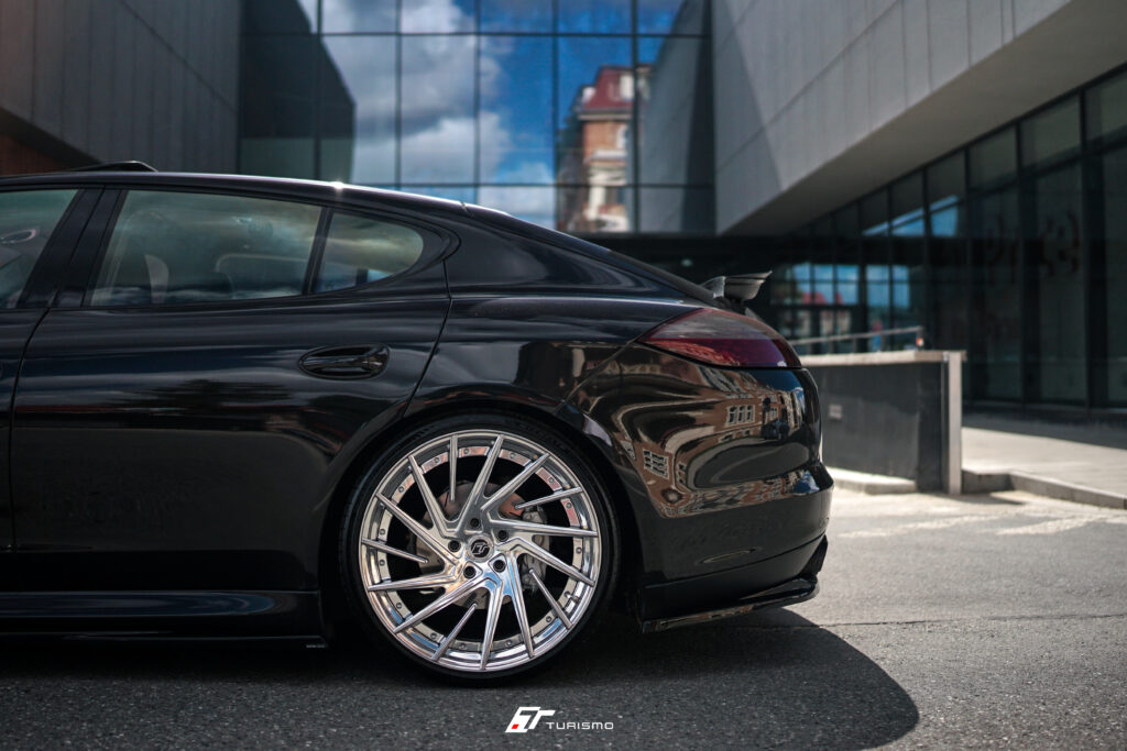 Kute felgi 2-częściowe Turismo Forged RST-IS na Porsche Panamera 4S 970