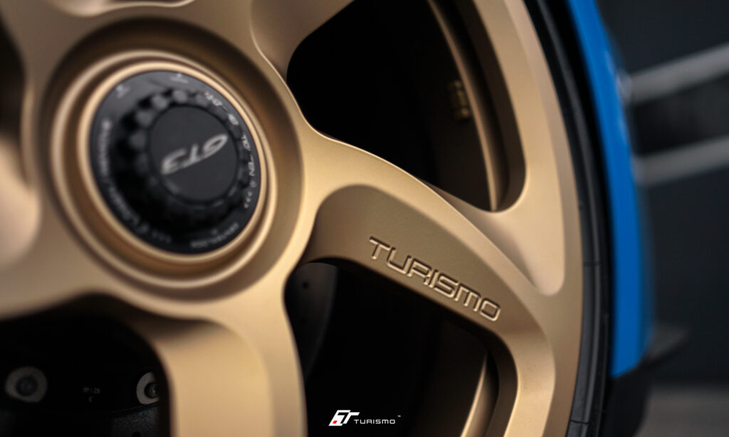 Porsche 911.992 GT3 na felgach Turismo Forged FP04 Neodyme Gold
