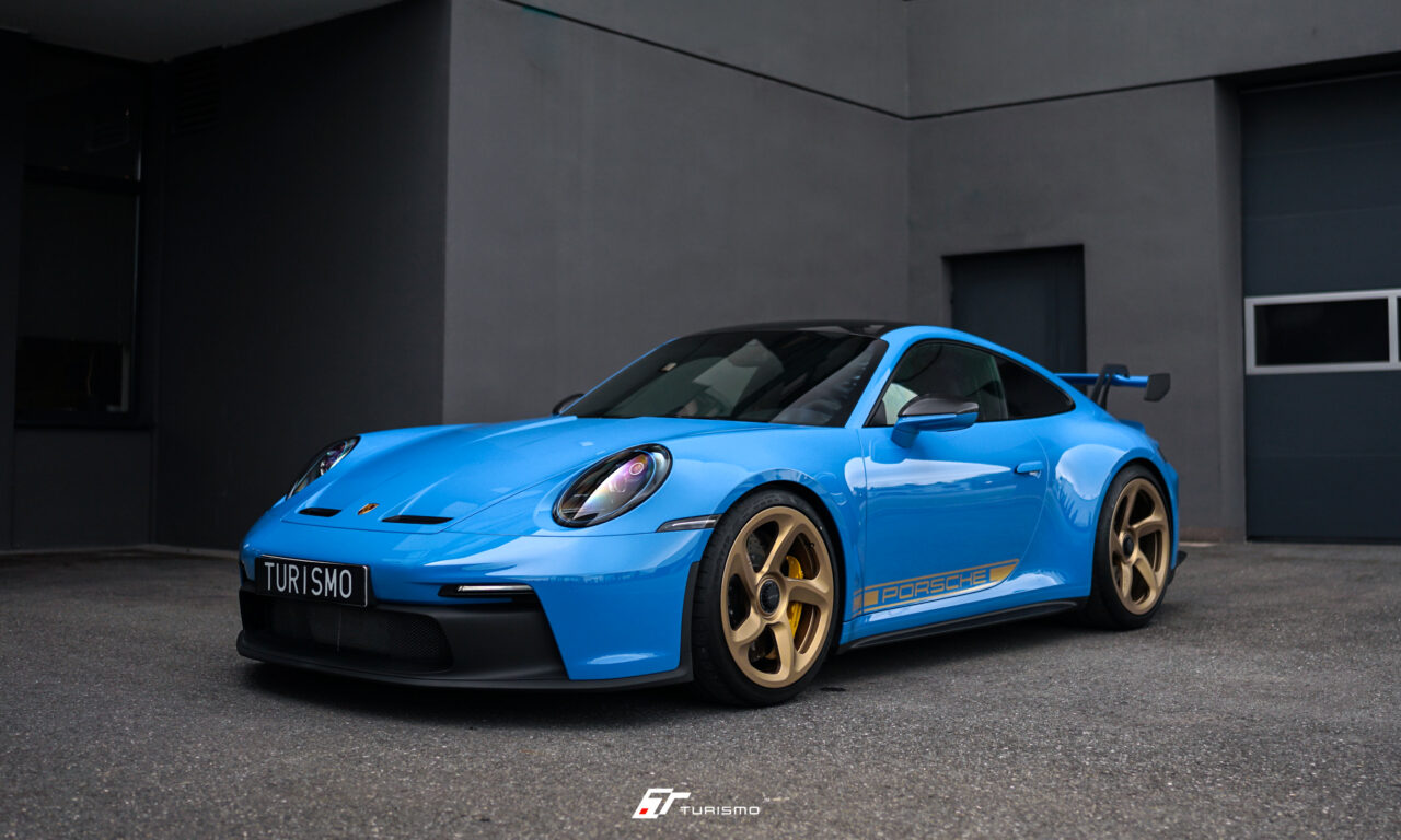 Porsche 911.992 GT3 na felgach Turismo Forged FP04 Neodyme Gold