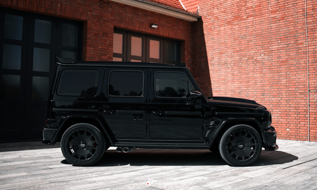 Mercedes G63 AMG BRABUS G800 na kutych felgach Turismo LX06-R 23 cale Gloss Black