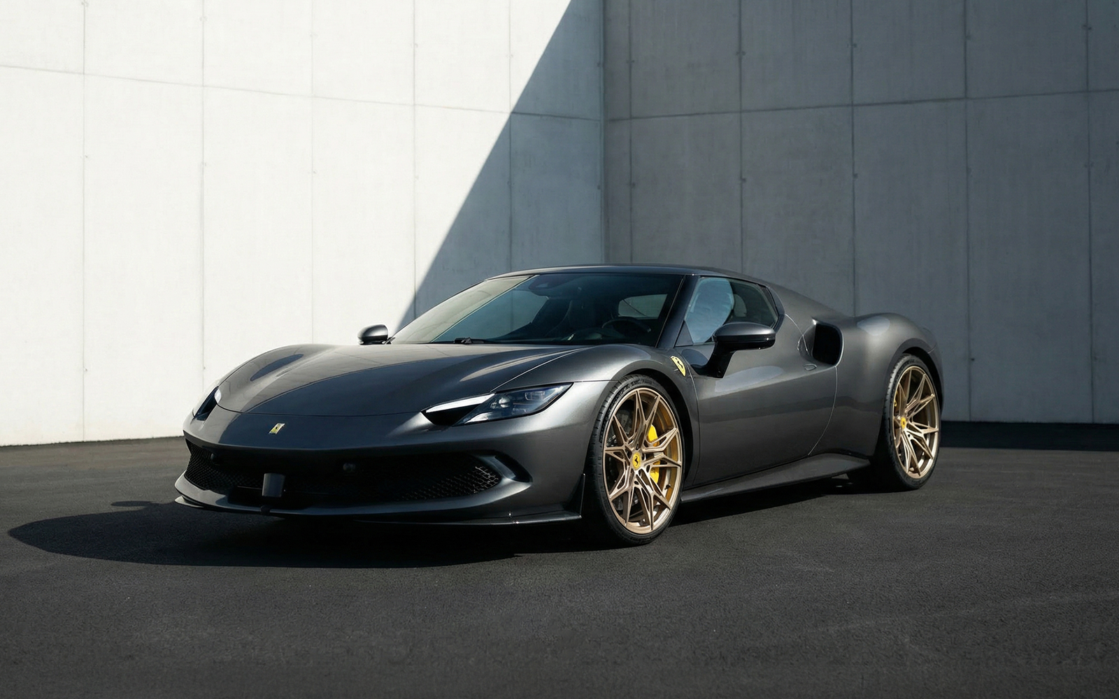 Ferrari 296 GTB na kutych felgach Turismo Wheels